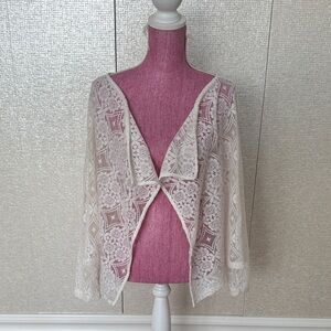 Elegant Cream Lace Shrug